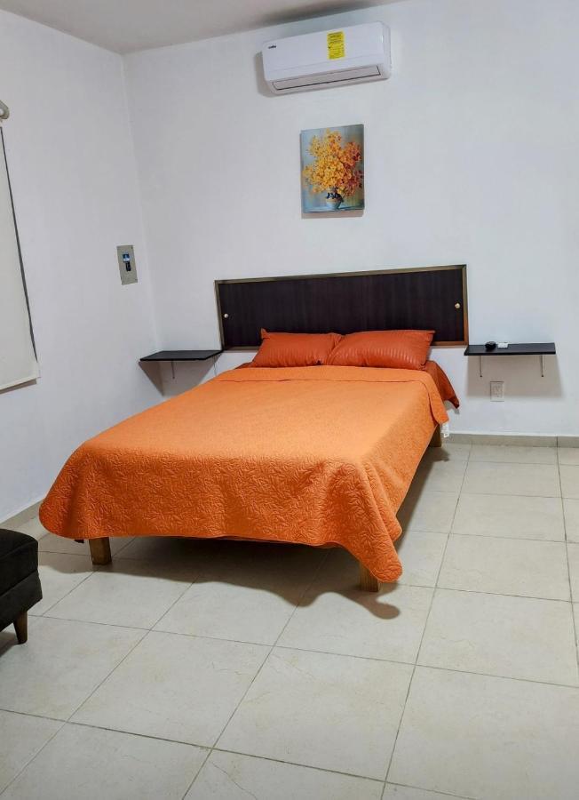 Estudios Navarro Cancún Exteriör bild